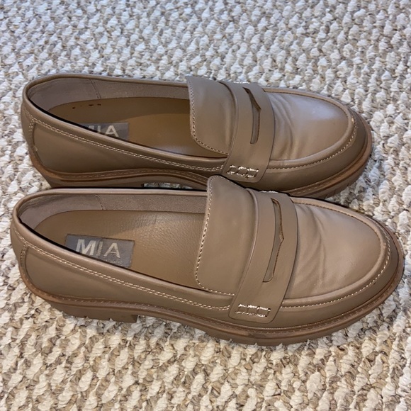 Women’s shoes - Picture 2 of 4